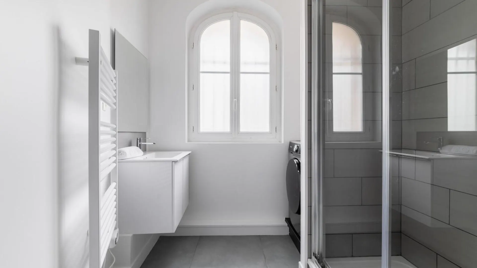 Daire 2 Pieces Refait Neuf Centre - 19 - 4p - Flat-guest Paris